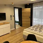 Wrzos & Wellness **** Caloroczne פארק נופש וגיירסקה גורקה