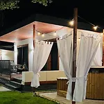 Wrzos & Wellness **** Caloroczne פארק נופש וגיירסקה גורקה