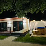 Wrzos & Wellness **** Caloroczne פארק נופש וגיירסקה גורקה