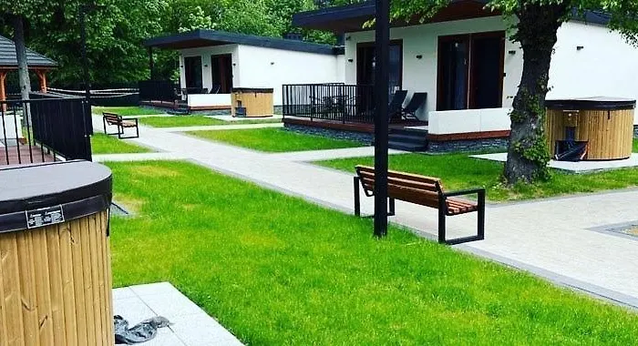 Wrzos & Wellness **** Caloroczne פארק נופש וגיירסקה גורקה