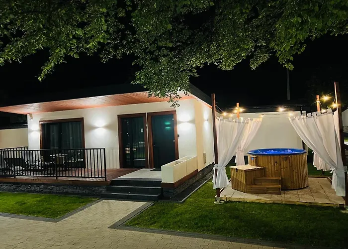 Wrzos & Wellness **** Caloroczne פארק נופש וגיירסקה גורקה