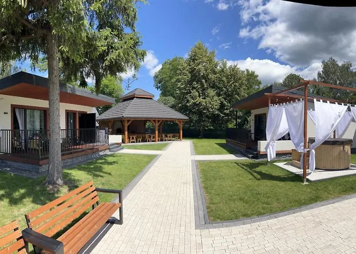 Wrzos & Wellness **** Caloroczne פארק נופש וגיירסקה גורקה