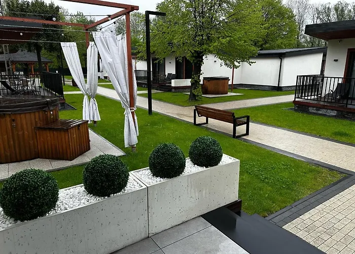 Wrzos & Wellness **** Caloroczne פארק נופש *