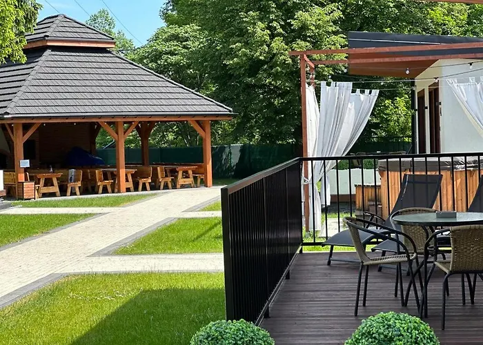 Wrzos & Wellness **** Caloroczne פארק נופש וגיירסקה גורקה