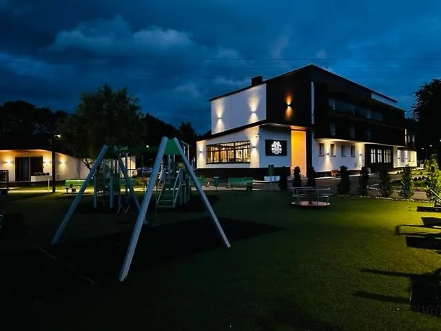 Wrzos & Wellness **** Caloroczne פארק נופש וגיירסקה גורקה